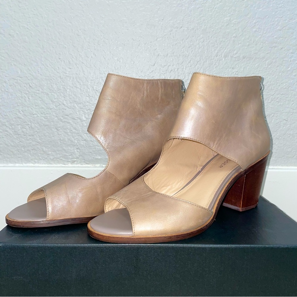KDB Kelsi Dagger Brooklyn Tan Ankle Boots Open Toe With Zipper Size 8.5